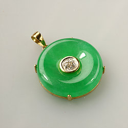 14K-Solid-Gold-Disc-Cut-Jade-pendant